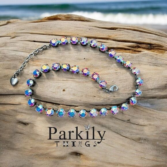 No Brand Jewelry - Handcrafted necklace with Swarovski crystal in a cup chain